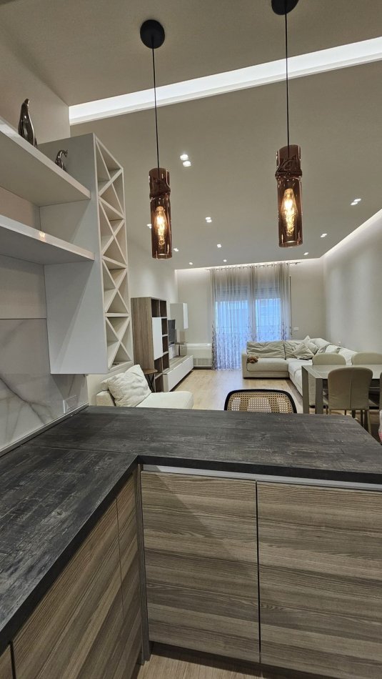 Tirane, shitet apartament 3+1 Kati 6, 135 m² 330.000 € (Liqeni i Thate)