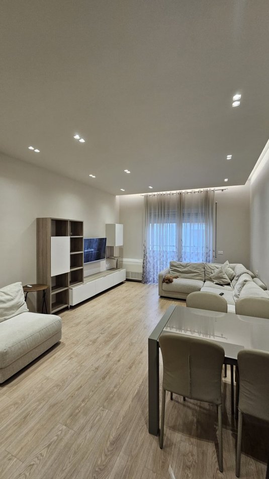 Tirane, shitet apartament 3+1 Kati 6, 135 m² 330.000 € (Liqeni i Thate)