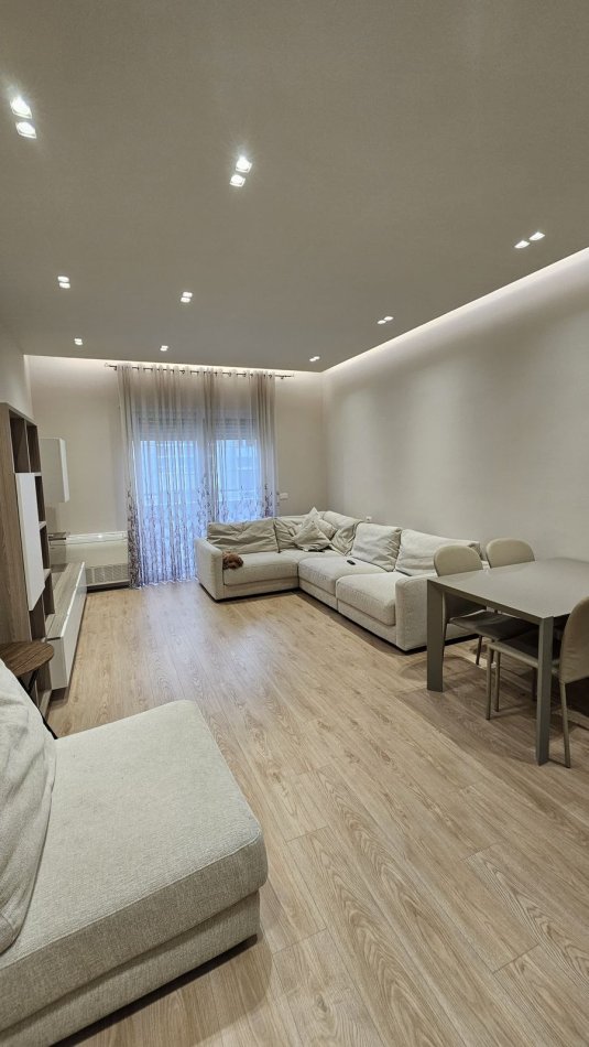 Tirane, shitet apartament 3+1 Kati 6, 135 m² 330.000 € (Liqeni i Thate)