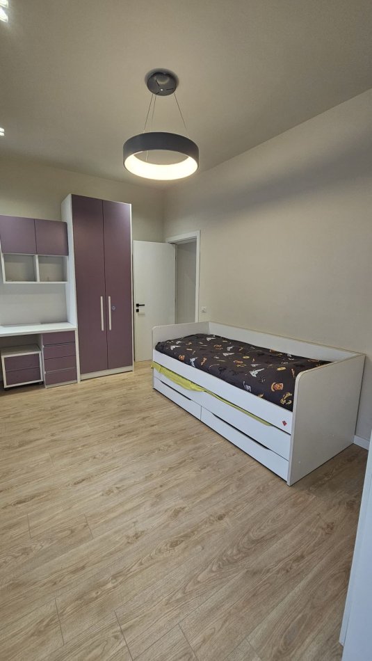 Tirane, shitet apartament 3+1 Kati 6, 135 m² 330.000 € (Liqeni i Thate)