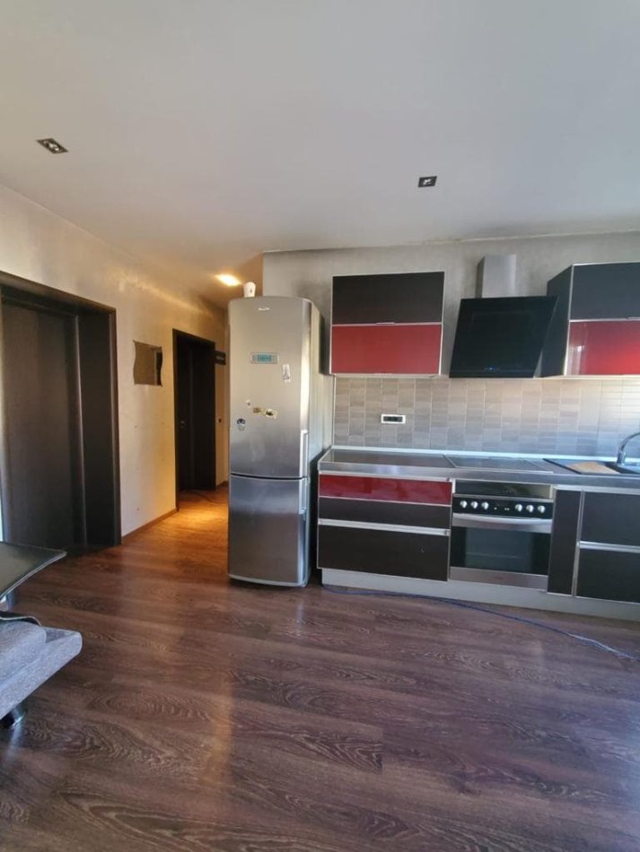 Tirane, jepet me qera apartament 2+1 Kati 5, 124 m² 650 € (Pazari i Ri)