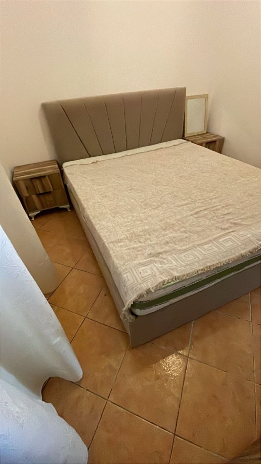 Tirane, jepet me qera apartament 1+1 Kati 1, 55 m² 350 € (Zogu i zi)