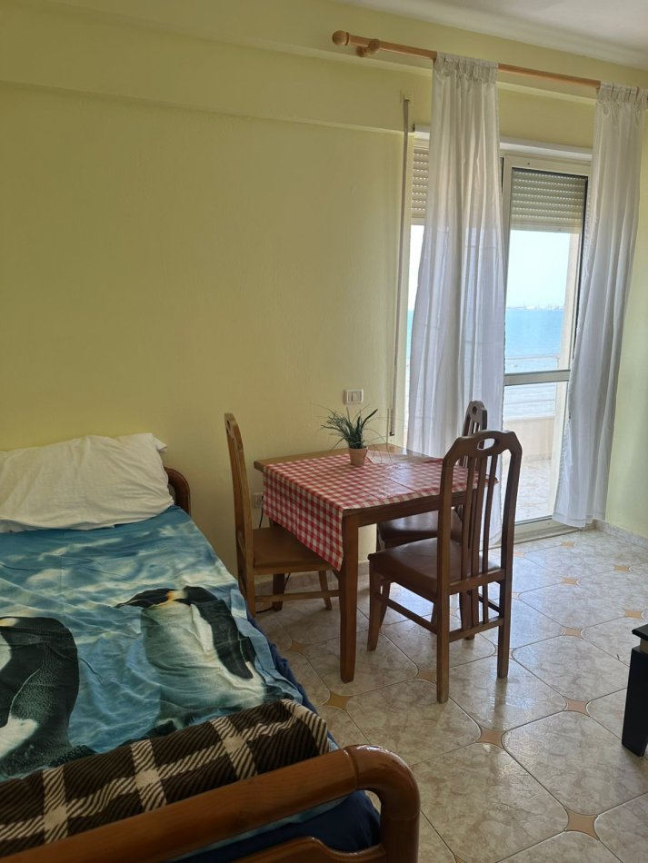 Durres, jepet me qera 1+1+Ballkon Kati 4, 120 m² 350 € (Plazh)