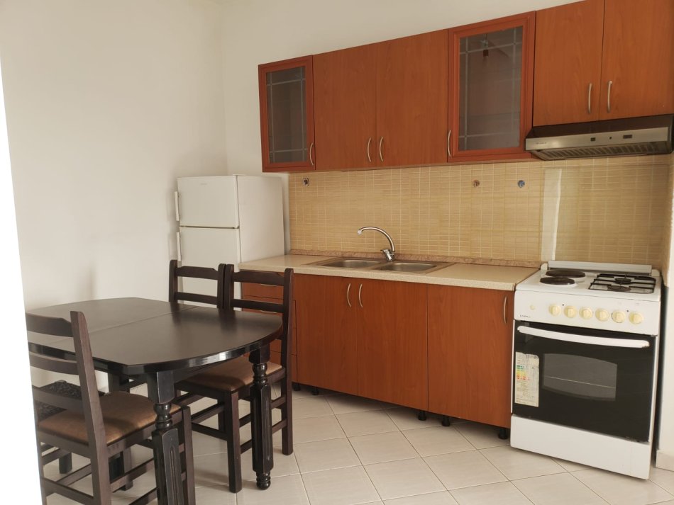 Shqiperi, jepet me qera apartament 2+1+Ballkon Kati 2, 100 m² 450 € (astir)