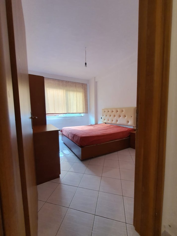 Tirane, jap me qera apartament 2+1+Ballkon Kati 2, 100 m² 450 € (teodor keko)