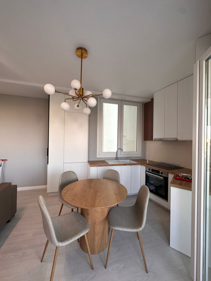 Tirane, jepet me qera apartament 1+1+Ballkon Kati 3, 70 m² 600 € (River Residence)