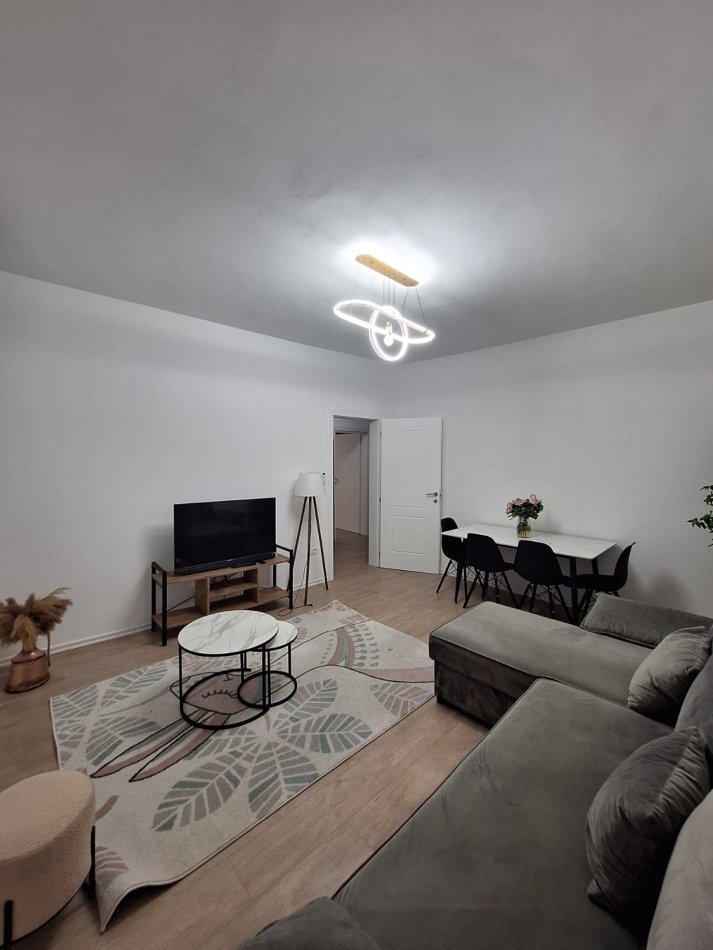 Tirane, jepet me qera apartament 1+1+Ballkon Kati 2, 75 m² 500 € (Rr.e Barrikadave)