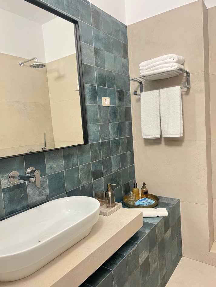 Tirane, jepet me qera apartament 1+1+Ballkon Kati 2, 40 m² 600 € (Rr.e Kavajes)