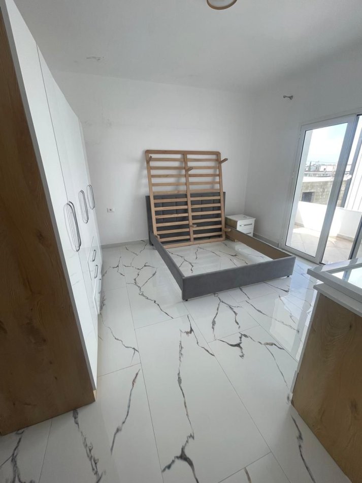 Durres, jepet me qera Vile 3+1+Ballkon Kati 2, 160 m² 500 € (Shenavlash, Lagja 14)