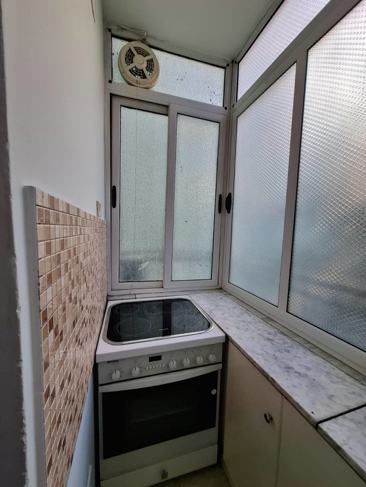 Tirane, jepet me qera apartament 1+1+Ballkon Kati 3, 65 m² 520 € (Komuna Parisit)