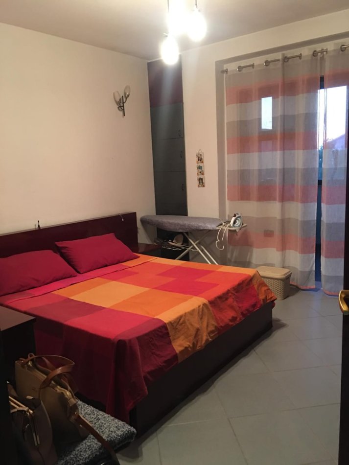 Tirane, jepet me qera apartament 1+1+Ballkon Kati 3, 100 m² 500 € (Prane Mine Peza)