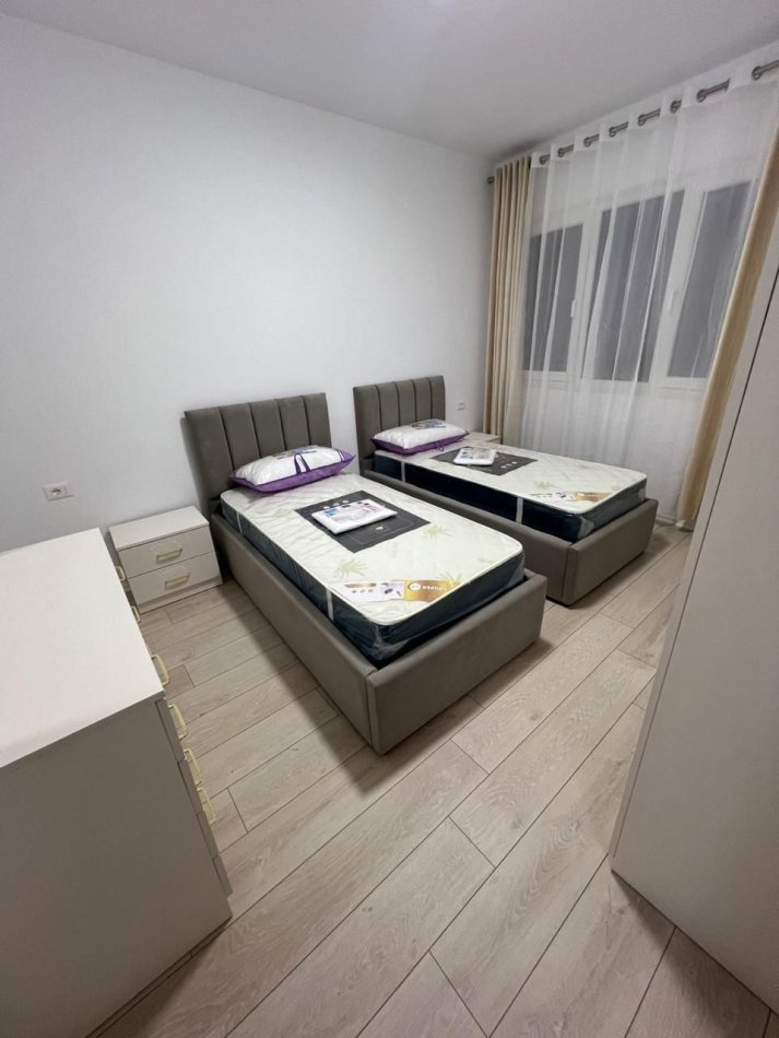 Tirane, jepet me qera 2+1+Ballkon Kati 9, 100 m² 600 € (River Residence)