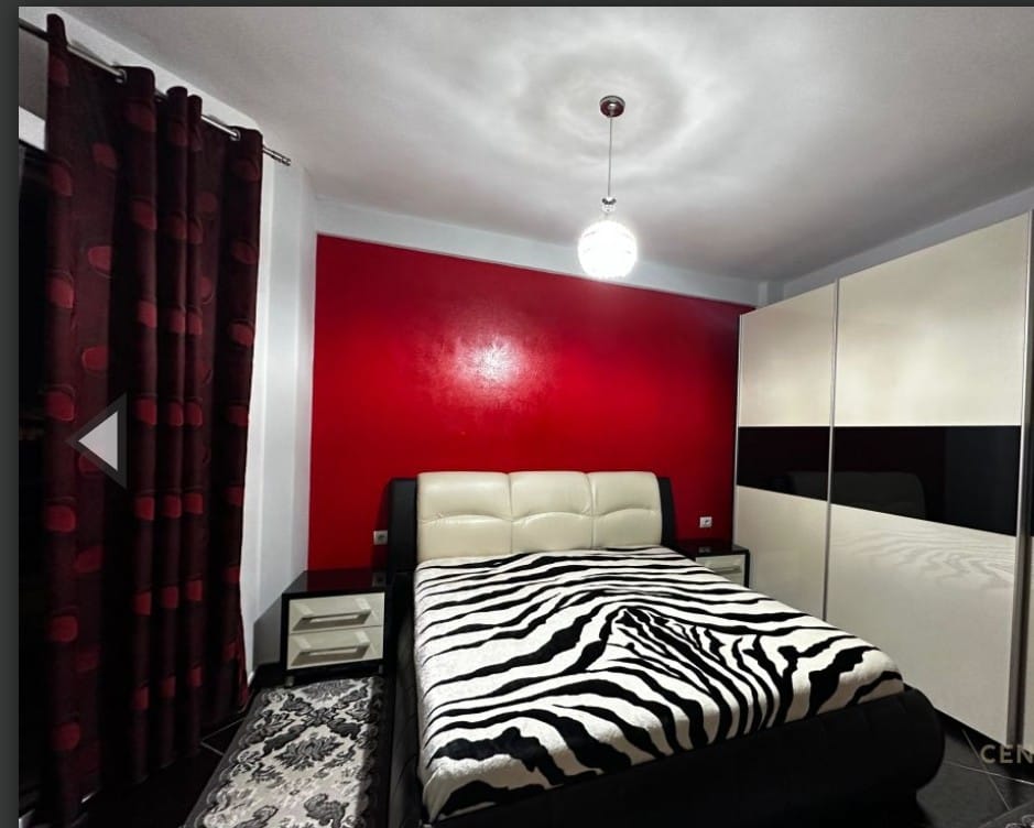 Tirane, jepet me qera 3+1+Ballkon Kati 2, 107 m² 700 € 