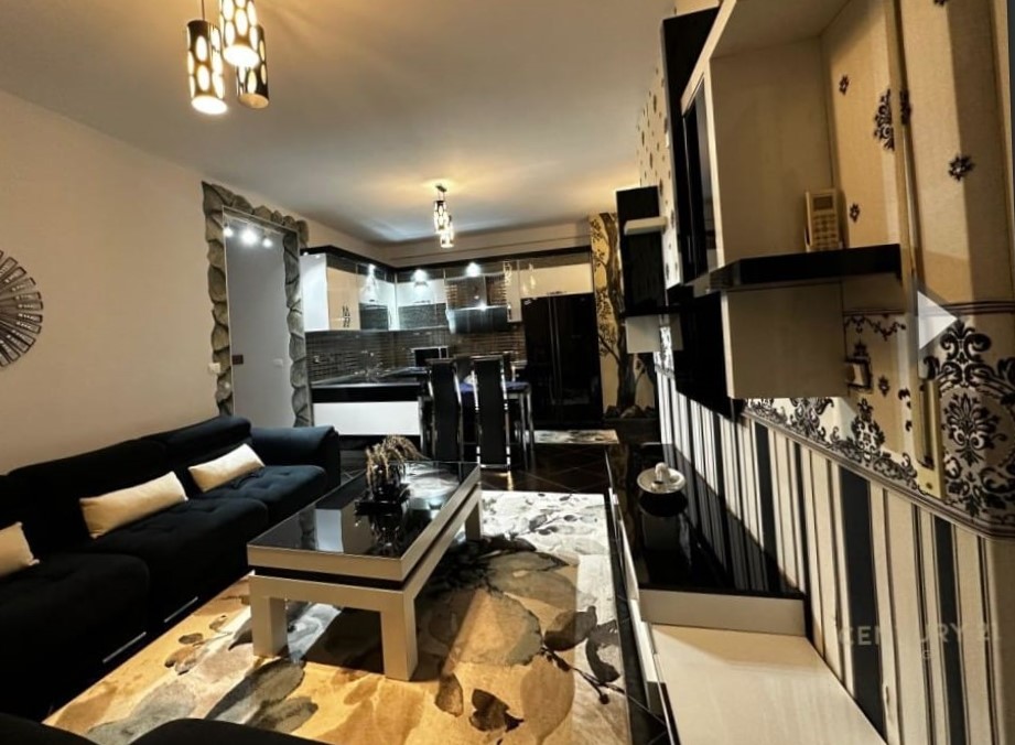 Tirane, jap me qera apartament 3+1+Ballkon Kati 2, 107 m² 700 € (karl gega)