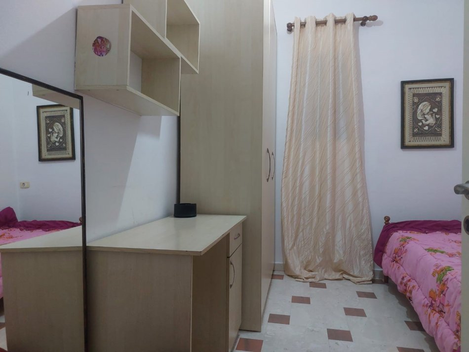 Tirane, jepet me qera apartament 3+1+Ballkon Kati 1, 100 m² 700 € (Tefta Tashko Koco)