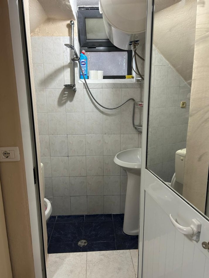Tirane, jepet me qera apartament 1+1 Kati 0, 67 m² 400 € (Brryl)