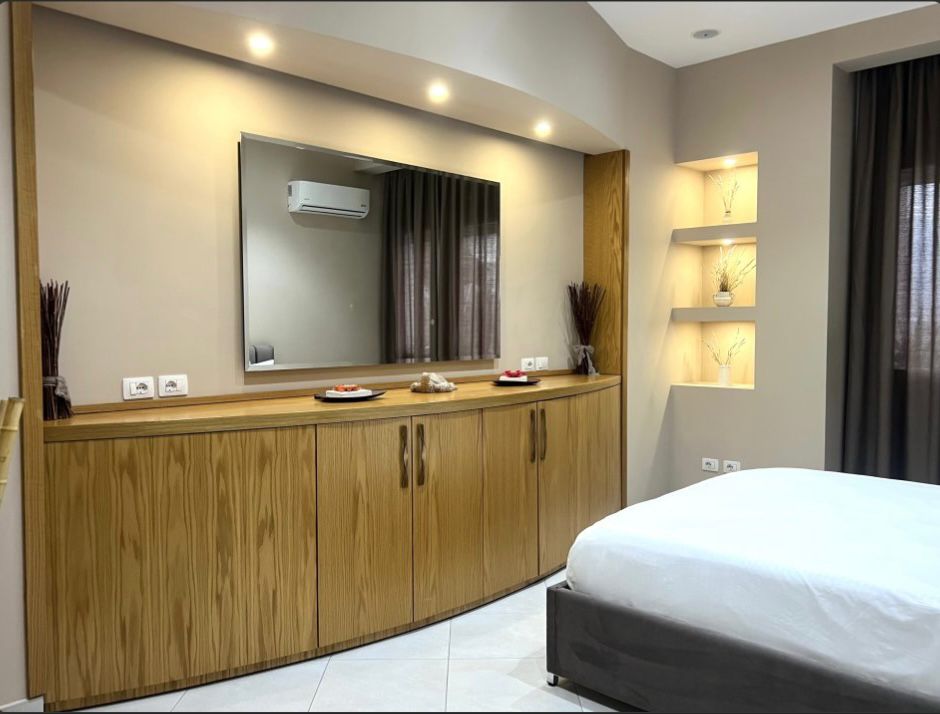 Tirane, jepet me qera apartament 1+1+Ballkon Kati 2, 65 m² 600 € (Kopshti Botanik)