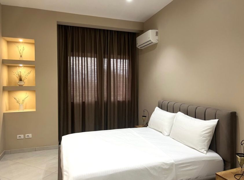 Tirane, jepet me qera apartament 1+1+Ballkon Kati 2, 65 m² 600 € (Kopshti Botanik)
