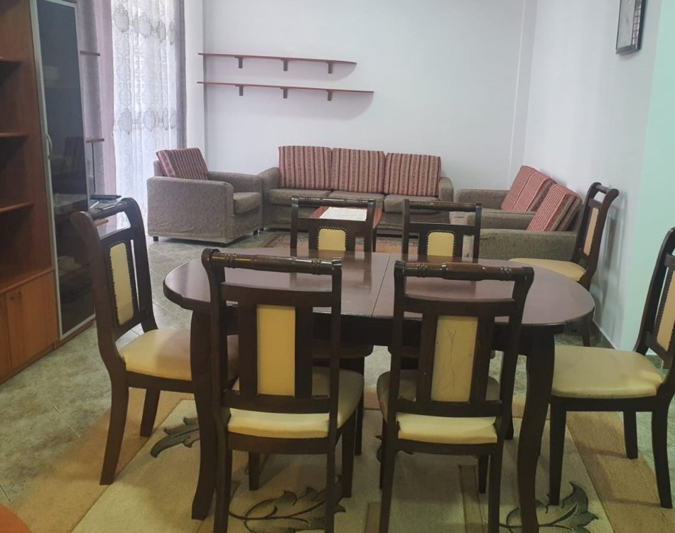 Tirane, jepet me qera apartament 3+1+Ballkon Kati 3, 116 m² 670 € (bill klinton)