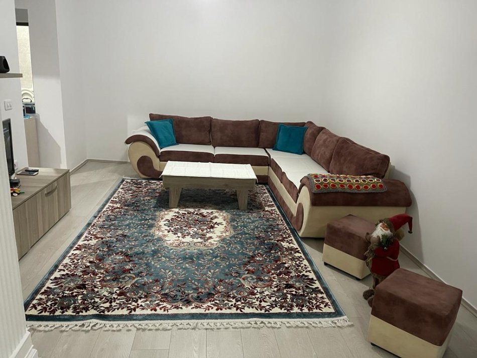 Tirane, jepet me qera apartament 1+1 Kati 3, 80 m² 500 € (Ish Nisharaku)
