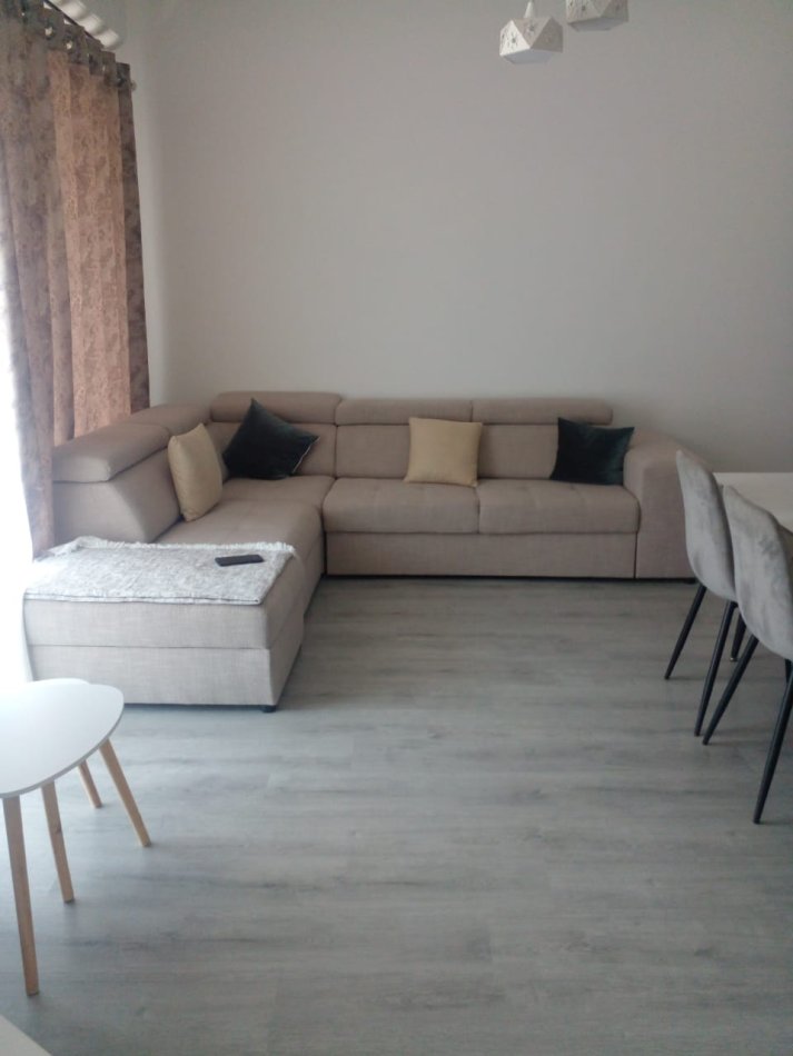 Tirane, jepet me qera apartament 2+1+Ballkon Kati 3, 80 m² 650 € (5 MAJ)