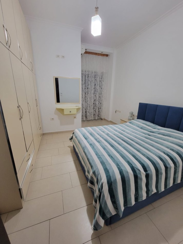 Tirane, jepet me qera apartament 2+1+Ballkon Kati 1, 80 m² 500 € (Astir)