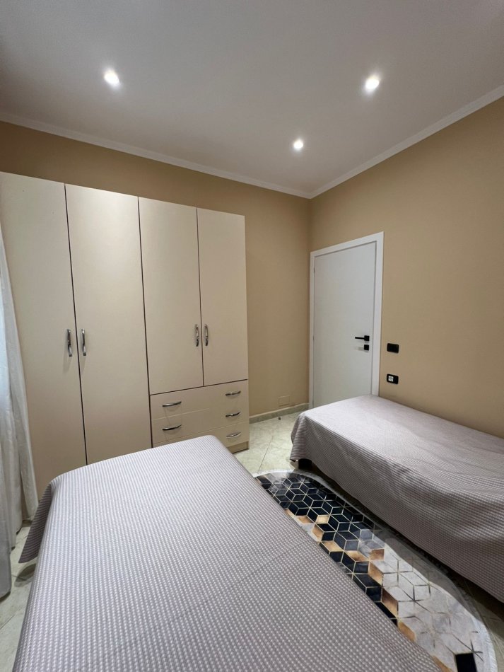 Tirane, jepet me qera apartament 2+1+Ballkon Kati 1, 90 m² 500 € (Don Bosko)