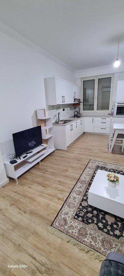 Tirane, jepet me qera apartament 2+1 Kati 7, 80 m² 550 € (Rr e Elbasanit)