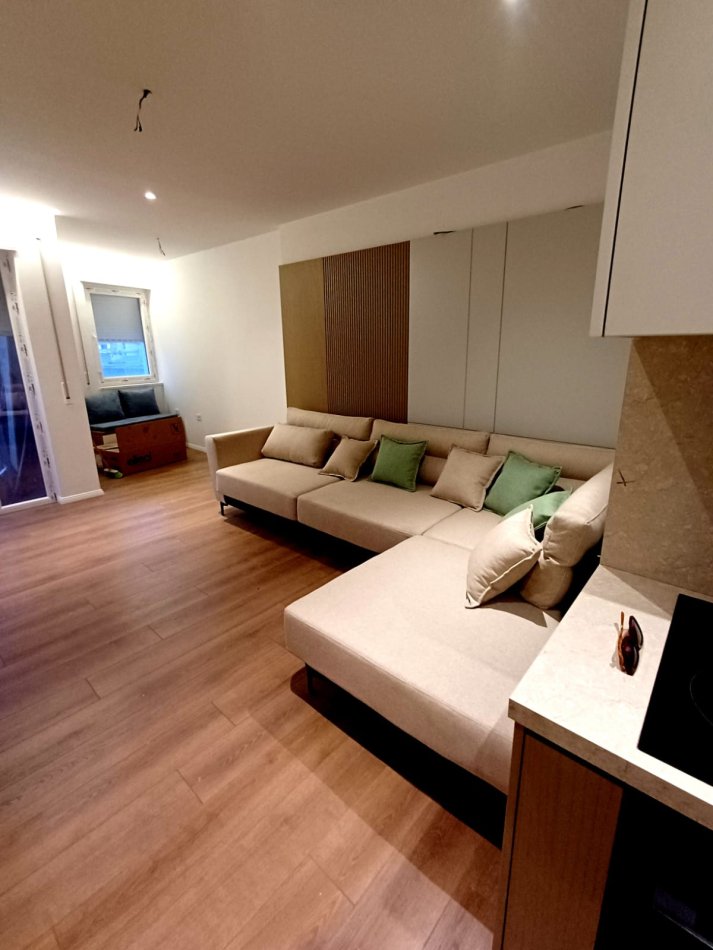 SHITET APARTAMENT 2+1 KAFE FLORA 260.000 €