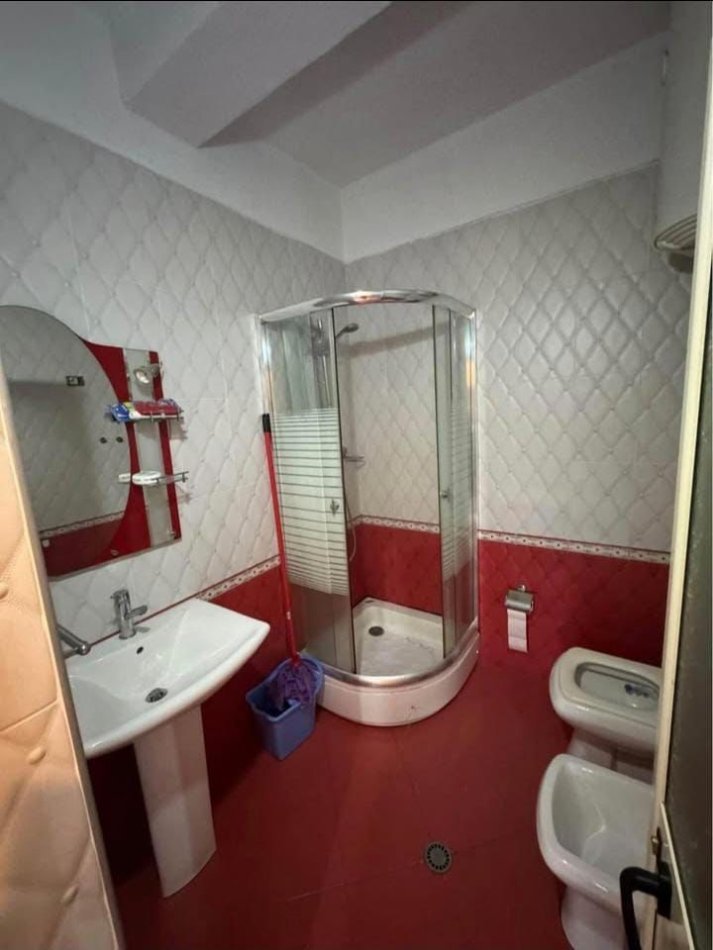 Tirane, jepet me qera apartament 2+1 Kati 6, 500 € 