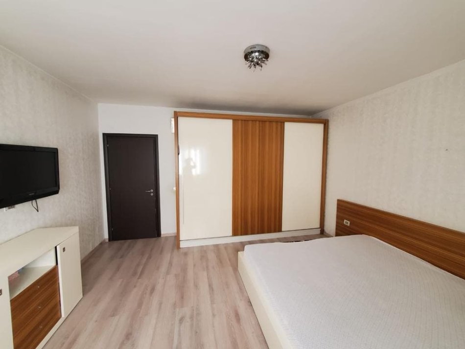 Tirane, jepet me qera apartament 2+1+Ballkon Kati 5, 80 m² 650 € (rruga bardhyl)