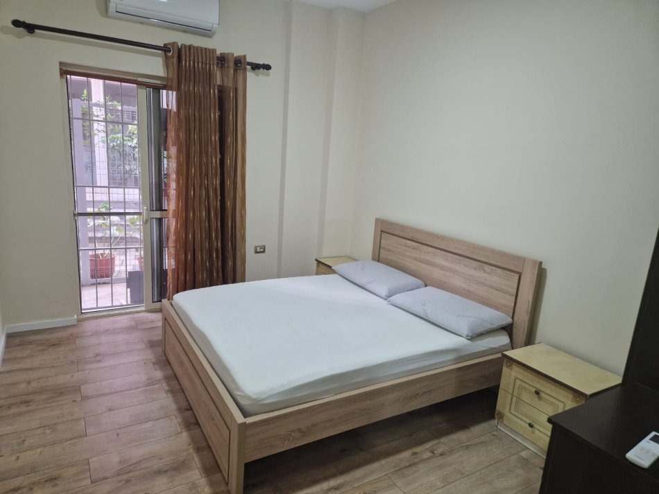 Tirane, jepet me qera apartament 2+1 Kati 0, 65 m² 600 € (Myslym Shyri)