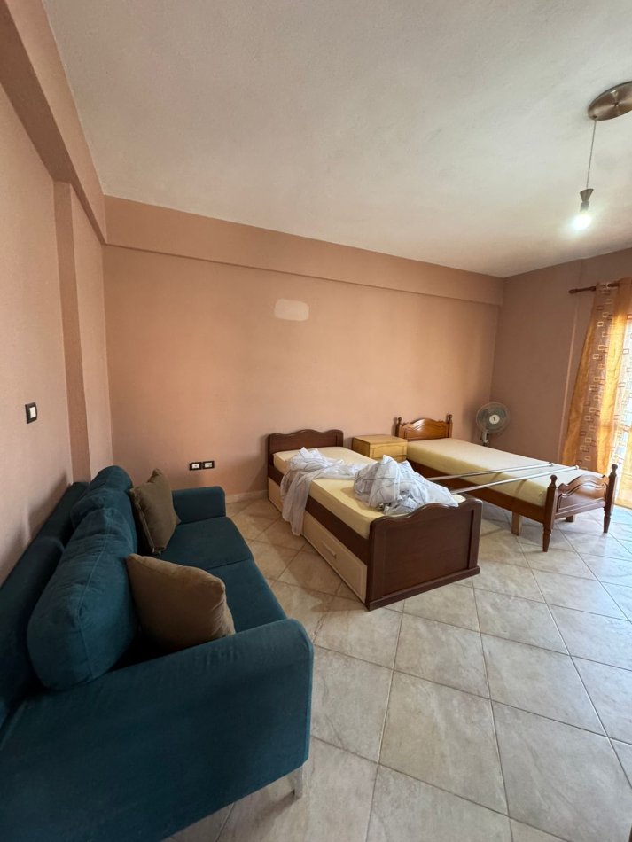 Tirane, jepet me qera apartament 2+1 Kati 2, 450 € 