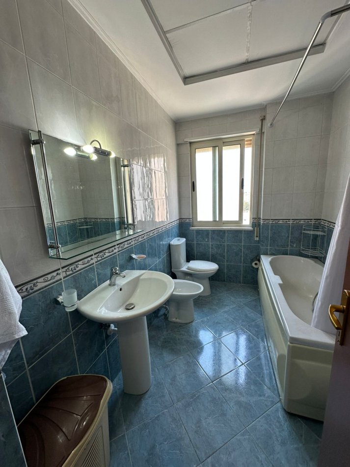 Tirane, jepet me qera apartament 1+1+Ballkon Kati 9, 74 m² 550 € (Kompleksi Vizion Plus , Don Bosko)