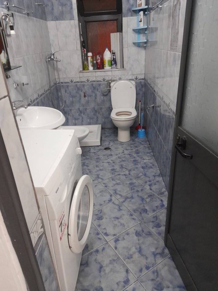 Tirane, jepet me qera apartament 2+1 Kati 1, 80 m² 420 € (Brryli)