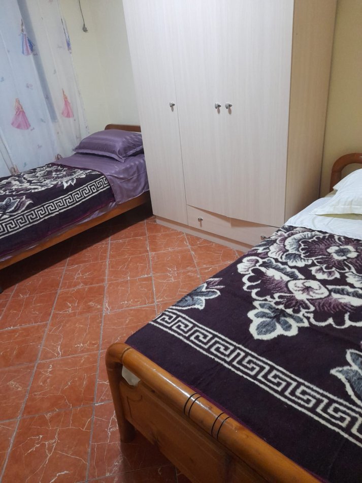Tirane, jepet me qera apartament 2+1 Kati 1, 80 m² 420 € (Brryli)