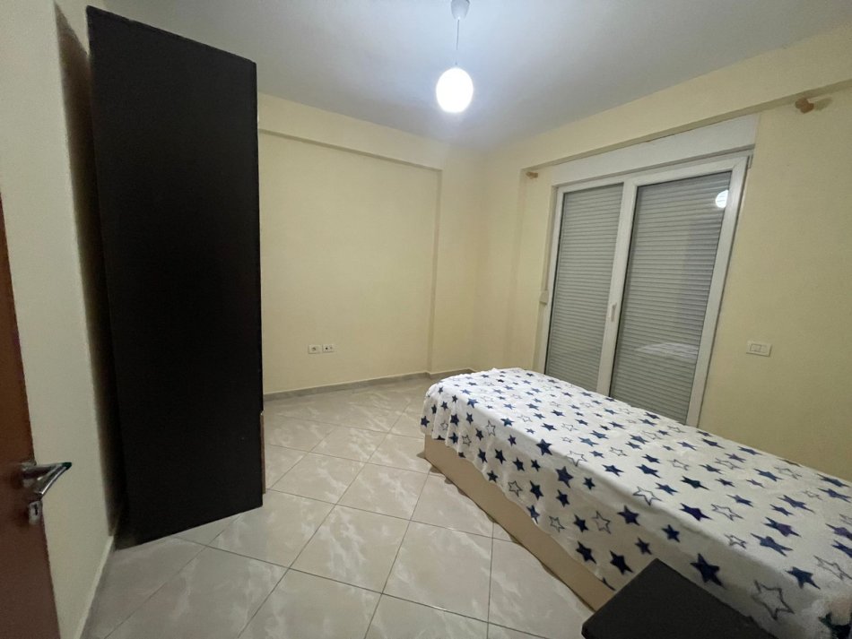 Tirane, jepet me qera apartament 2+1 Kati 2, 87 m² 550 € (Liqeni i Thate)