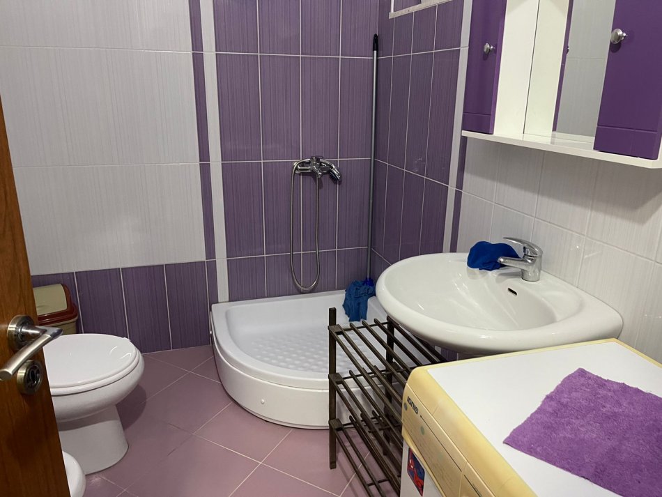 Tirane, jepet me qera apartament 2+1 Kati 2, 87 m² 550 € (Liqeni i Thate)