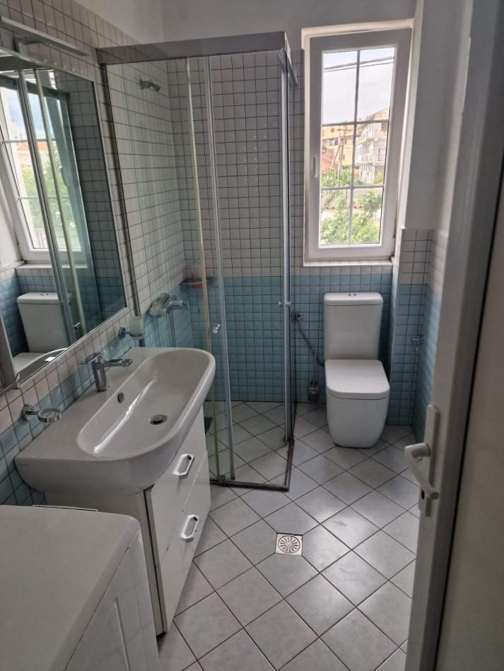 Tirane, jepet me qera apartament 2+1 Kati 4, 100 m² 460 € (5 Maj)