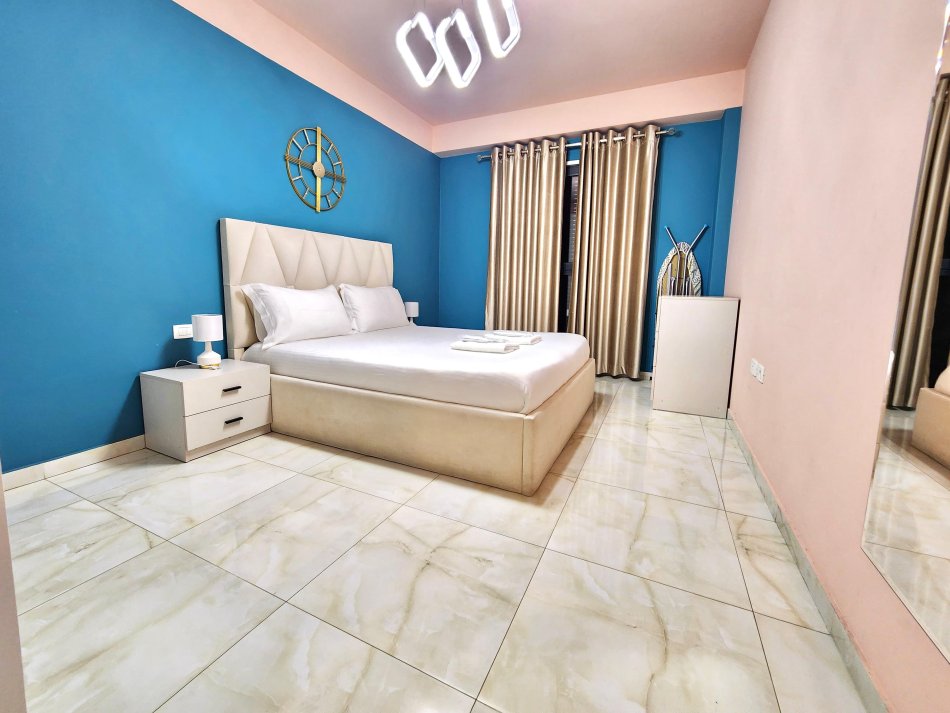 Jepet me Qira : Luxury 1+1 (Kompleksi Olimpik - Komuna Parisit📍) 100% e rikonstruktuar - Pallat i Ri - Kati 2, Sip 68 m² 800€ E kompletuar 100% e re