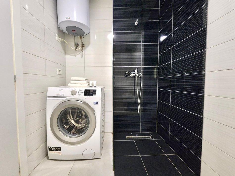 Jepet me Qira : Luxury 1+1 (Kompleksi Olimpik - Komuna Parisit📍) 100% e rikonstruktuar - Pallat i Ri - Kati 2, Sip 68 m² 800€ E kompletuar 100% e re