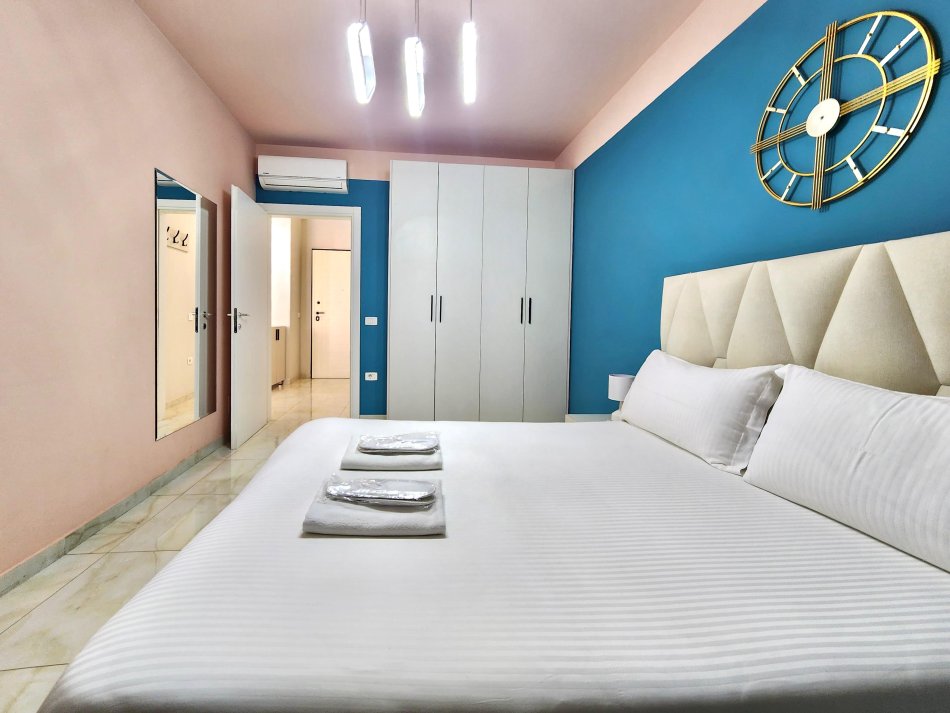 Jepet me Qira : Luxury 1+1 (Kompleksi Olimpik - Komuna Parisit📍) 100% e rikonstruktuar - Pallat i Ri - Kati 2, Sip 68 m² 800€ E kompletuar 100% e re