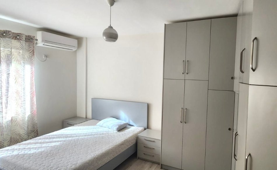 Tirane, jepet me qera apartament 2+1+Ballkon Kati 4, 110 m² 690 € (Kopshti Zoologjik)