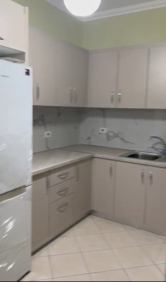 Tirane, jepet me qera apartament 1+1 Kati 5, 600 € 