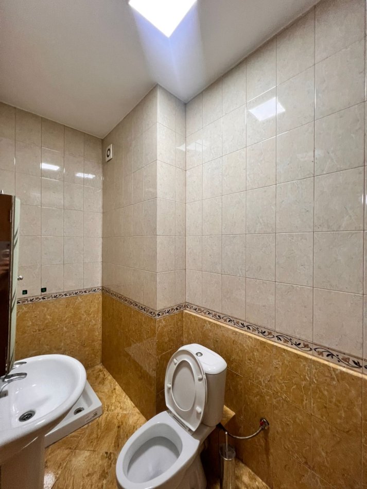 Tirane, jepet me qera apartament 2+1 Kati 1, 120 m² 620 € (Don Bosko)