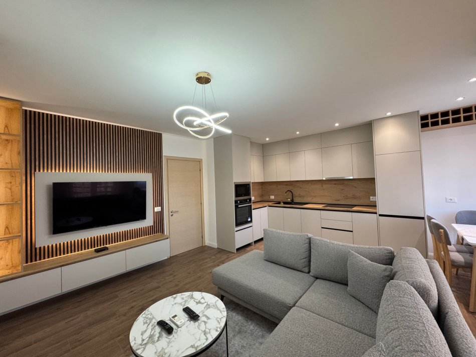 Tirane, jepet me qera apartament 3+1+Ballkon Kati 4, 127 m² 1.000 € (Farmacia 10, Rr.e Dibres)