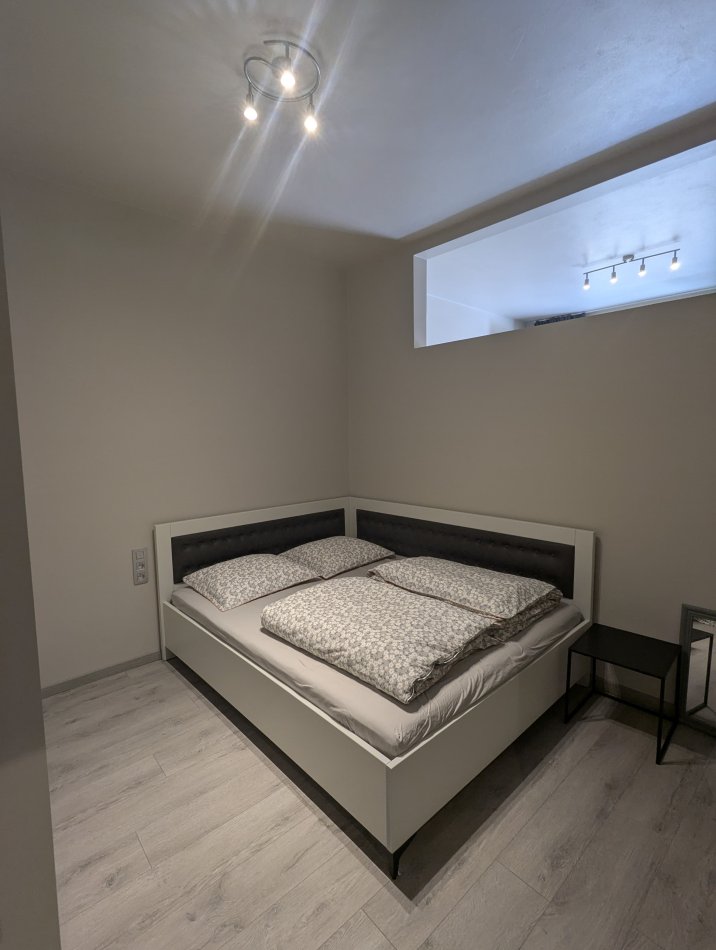 Tirane, jepet me qera apartament 1+1+Ballkon Kati 2, 55 m² 600 € (Liqeni i Thate)
