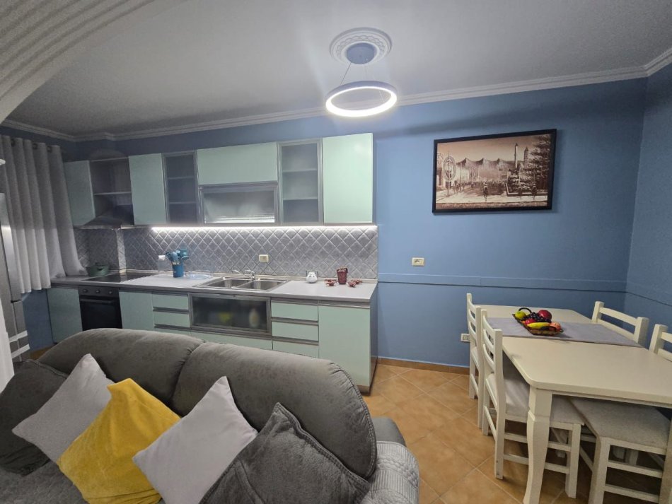 Tirane, jepet me qera apartament 2+1 Kati 7, 70 m² 550 € (5 Maji)