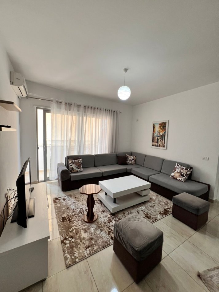 Tirane, jepet me qera apartament 2+1 Kati 2, 110 m² 650 € (Komuna e Parisit)