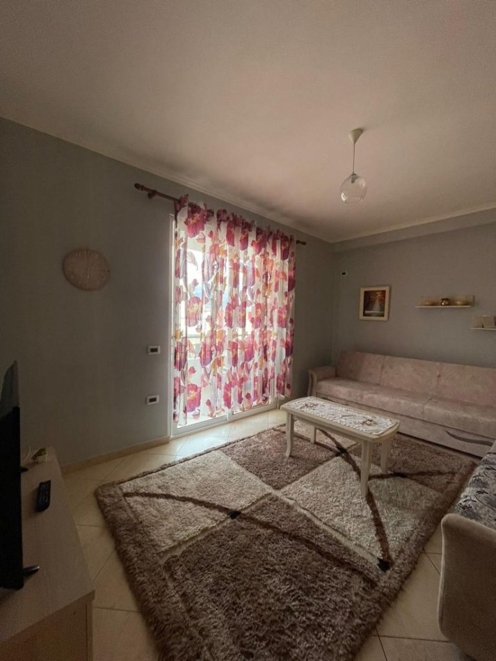Tirane, jepet me qera apartament 1+1 Kati 7, 74 m² 430 € (Yzberisht)
